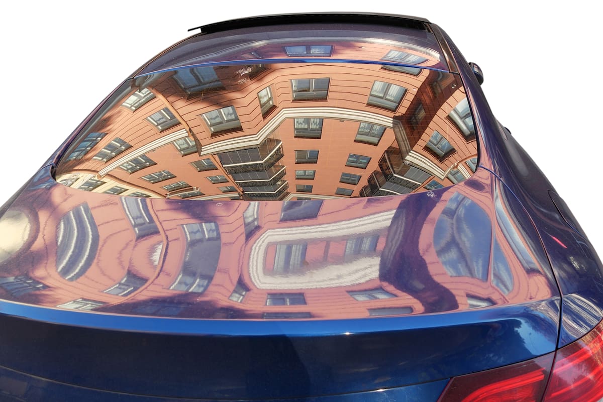 Un nuevo sistema de visión por computadora convierte cualquier objeto brillante en una especie de cámara que permite al observador ver más allá de los obstáculos. Esta tecnología, desarrollada por investigadores del MIT y la Universidad Rice, en EE.UU, podría ser especialmente útil para su aplicación en vehículos autónomos