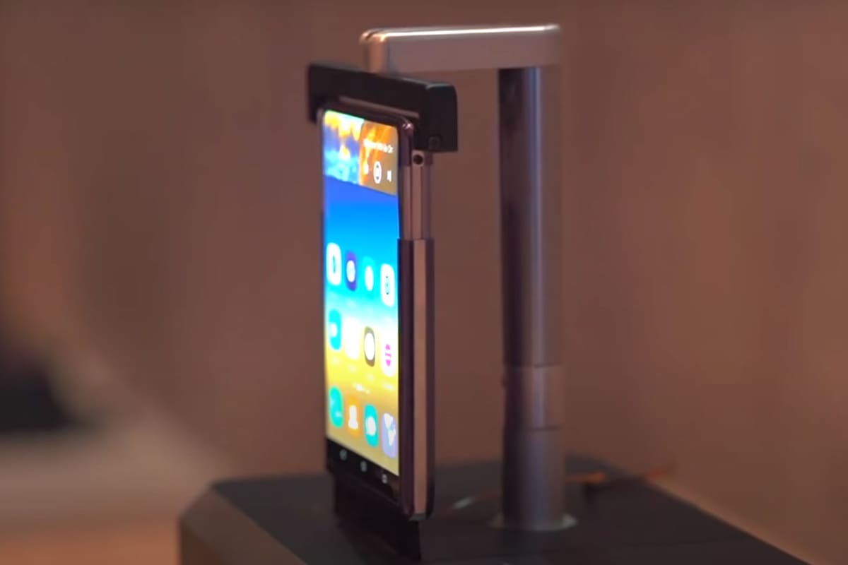 Un nuevo video no oficial publicado en Internet muestra el funcionamiento de los prototipos de teléfonos de la firma china TCL que utilizan pantallas enrollables