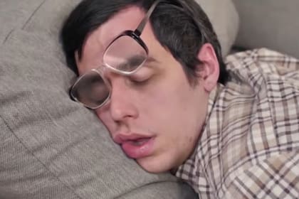 Un número que pone en riesgo la salud: el 32,8% de los adultos no duerme lo suficiente.