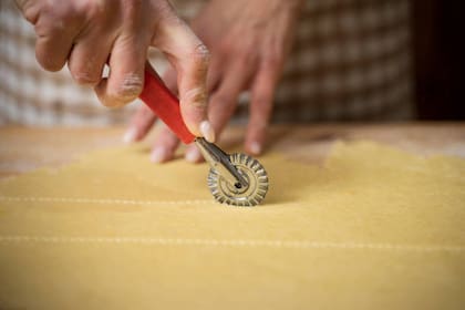 Un objeto común en las cocinas de los 70 y 80 era el cortador de ravioles para la pasta casera del domingo