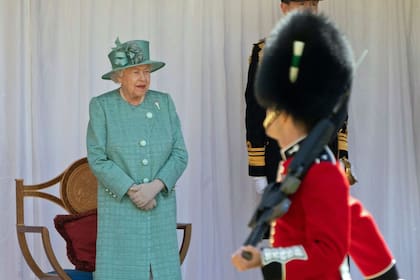 Un oficial de la Couldstream Guard, el regimiento dedicado a la protección de la reina, fue arrestrado por presunta tenencia de drogas en el Palacio St James, lugar donde cumplía servicio y supuesta residencia de la princesa Beatriz de York