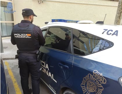 Un oficial de la Policía Nacional de España