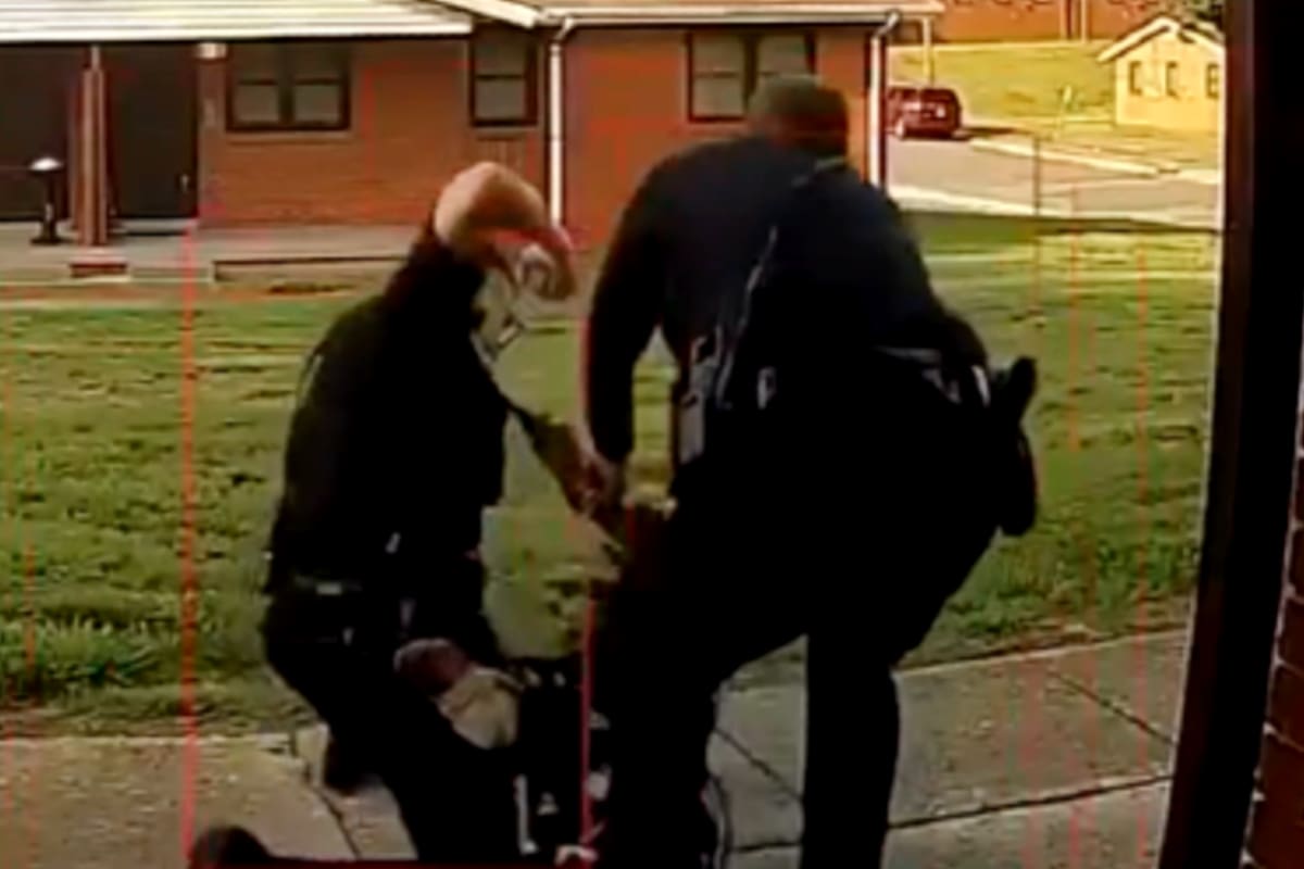 Um policial foi filmado espancando brutalmente uma mulher durante uma prisão nos Estados Unidos