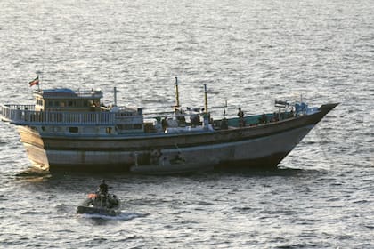 Un operativo contra una nave tomada por piratas en el Golfo Pérsico