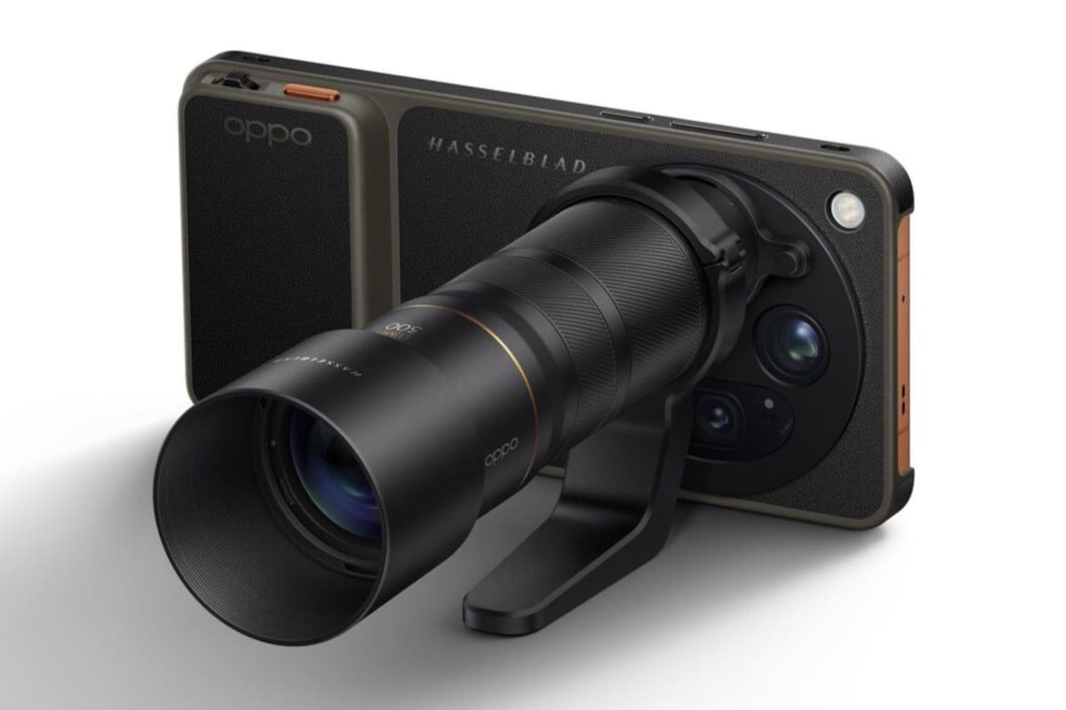 Un Oppo Find X9 Ultra con la montura que permite agregar un teleobjetivo externo