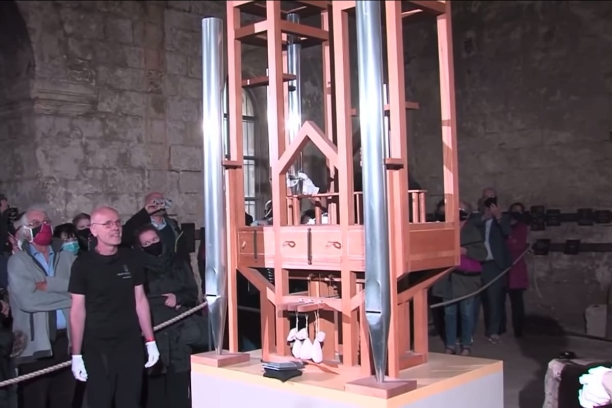 Un órgano está tocando la obra de arte continua del fallecido compositor y teórico musical John Cage, en una iglesia medieval alemana (YouTube)