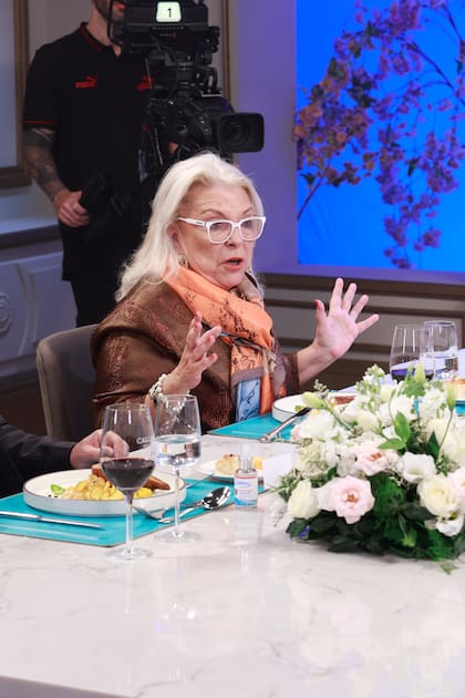 Un particular y tenso cruce entre Lilita Carrió y Virginia Gallardo por los sueldos de los legisladores
