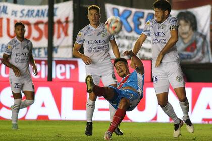 Un partidazo en Sarandí, donde Arsenal remontó un 0-3 y Godoy Cruz volvió a lamentar un 3-3 por la Copa de la Liga Profesional.