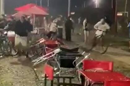 Un partido de fútbol amateur terminó en una batalla campal en Berazategui