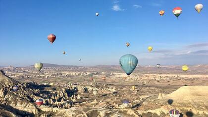 Un paseo en globo por Capadoccia, una de las atracciones turísticas de Turquía
