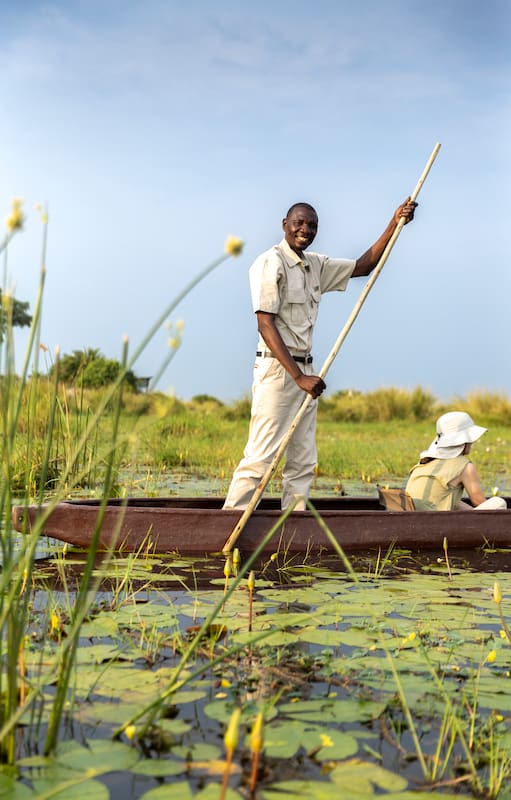 Un paseo en "mokoro" por el Delta del Okavango