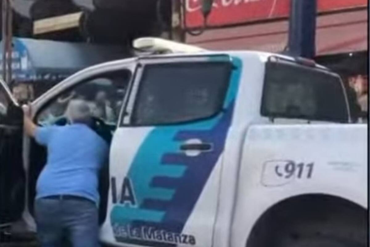 Un patrullero se quedó sin nafta en La Matanza.
