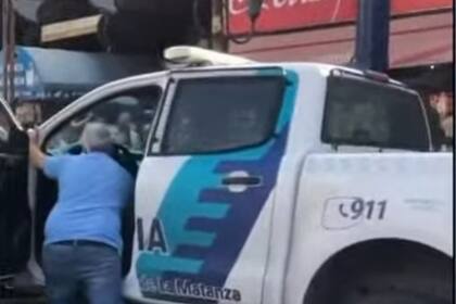 Un patrullero se quedó sin nafta en La Matanza.