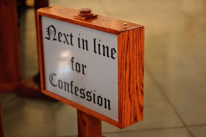 Un pecado es aquél pensamiento, palabra o acción que va en contra la voluntad de dios.
