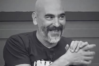 El periodista Pablo Víctor Balario (49) murió el lunes mientras participaba de la primera transmisión de Comadreja TV