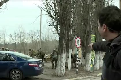 Un periodista se encontró con soldados rusos en vivo