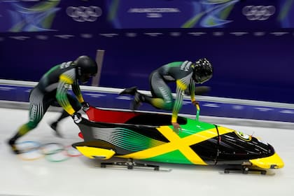 Un pescador es el nuevo piloto de bobsleigh de Jamaica. Quiere ir más allá de 'Cool Runnings'