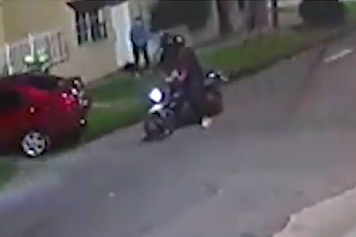 Un pibe que huía de motochorros fue alcanzado y asaltado