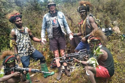 Un piloto neozelandés, cautivo de los rebeldes de Papuá, en 2023