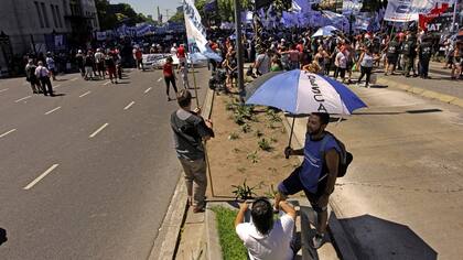 Un piquete bloqueó totalmente la 9 de Julio