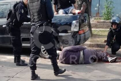 Un pitbull mordió a varios vecinos y un policía lo baleó para detenerlo; ocurrió en Rosario