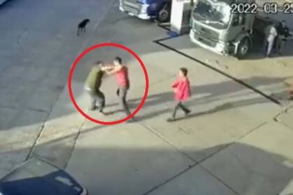 Un playero y un camionero, a las trompadas por el desabastecimiento de gasoil