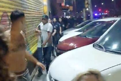 Un policía disparó balas de goma a la salida del boliche SkyLab en San Justo