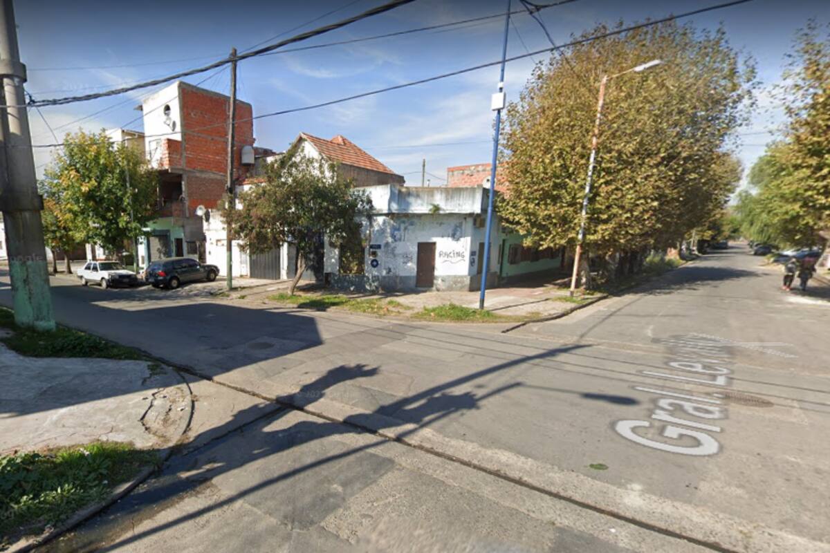 Un policía fue a comprar un auto en Dock Sud y terminó a los balazos con delincuentes que le quisieron robar