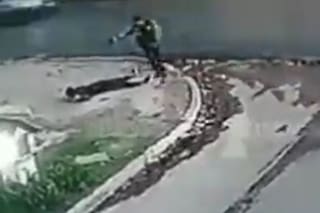 Un policía de la Ciudad de civil mató a dos motochorros que le habían robado a una joven en una parada de colectivos