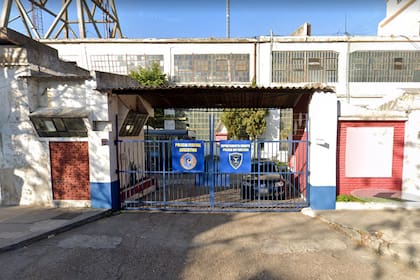 Un policía se atrincheró en un taller de la PFA en Barracas