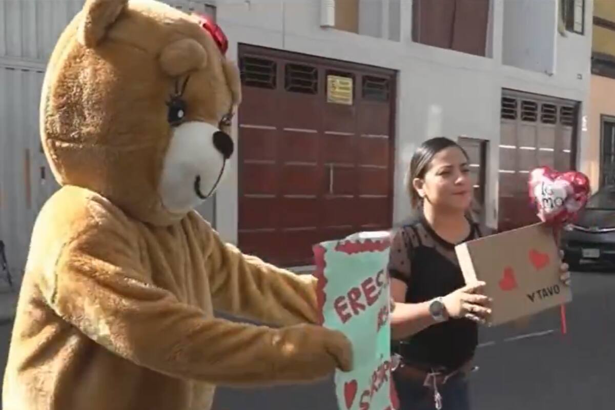 Un policía se disfrazó de osito para engañar a dos narcotraficantes (Captura video)