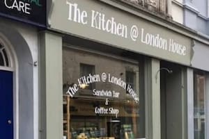 Un popular restaurante inglés abrió una sucursal y su flamante carta suscitó una polémica entre la comunidad vegana