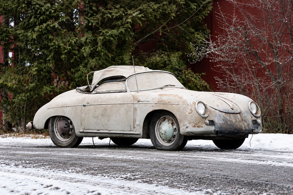 Un Porsche 356 Speedster de 1955 que estuvo en un granero por más de 50 años se vendió por US$145.600 (Amelia Island Auctions // Gooding Christie´s)