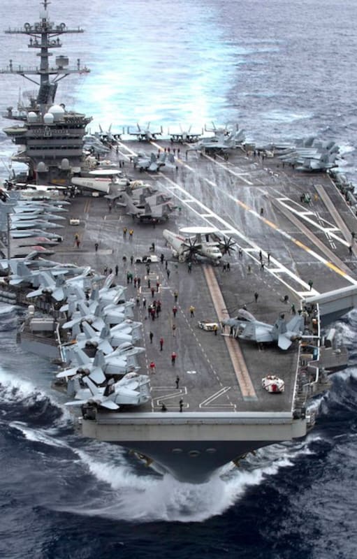 Un portaaviones estadounidense.