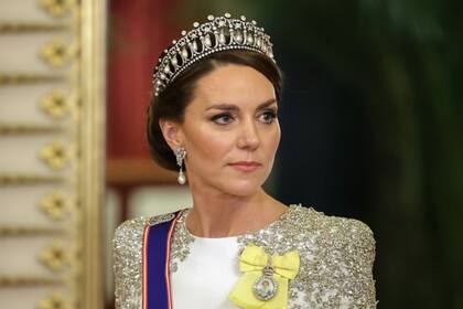 Un portal le pidió a una inteligencia artificial que muestre a la princesa de Gales como una muñeca y los resultados fueron asombrosos.
