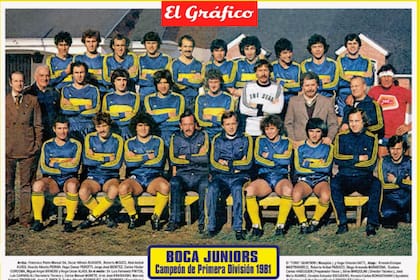 Un póster del Boca campeón de 1981; Maradona exigió posar con la camiseta de las estrellitas por respeto a Tubío, y Vicente Pernía lo respaldó.