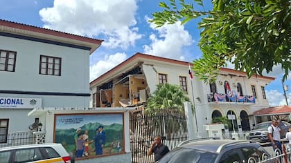 Un potente terremoto, con una magnitud de 7,7 grados en la escala de Richter, sacudió este viernes Panamá