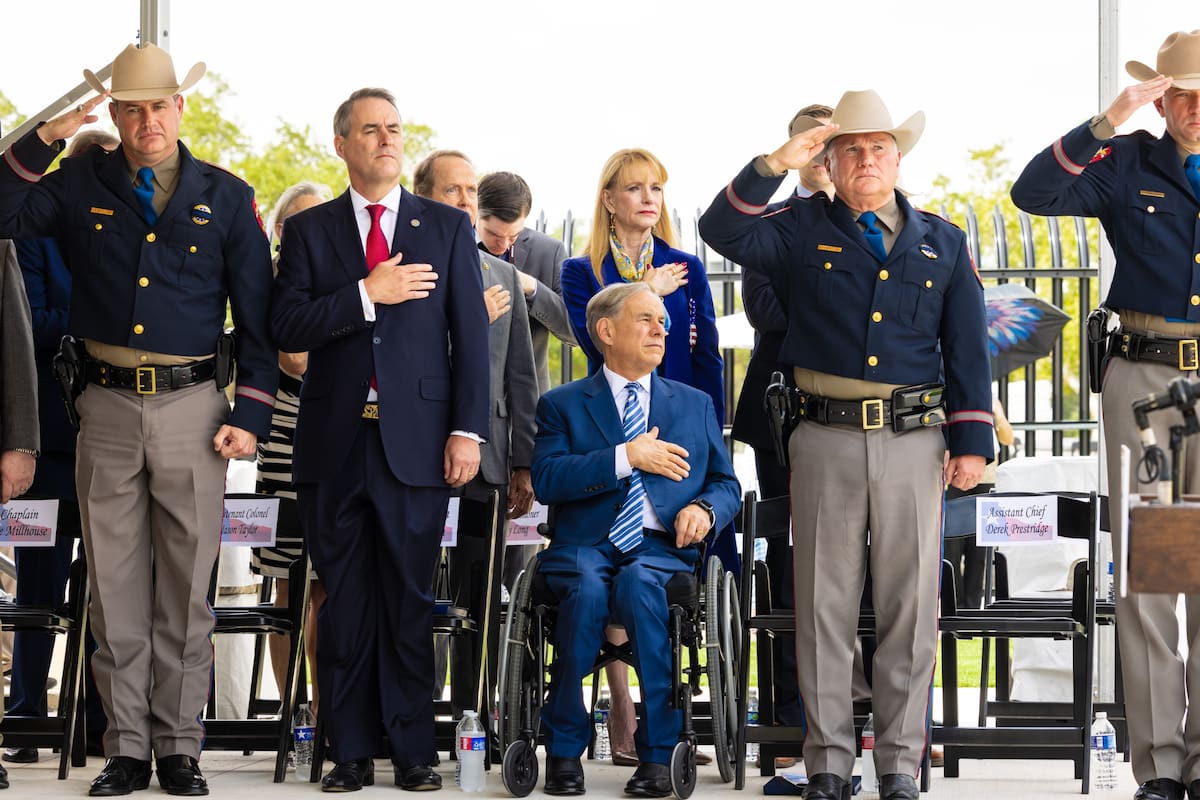Un proyecto de ley en Texas busca exhibir los Diez Mandamientos en todas las aulas de escuelas públicas; el gobernador Abbott la firmaría cuando llegue a su despacho