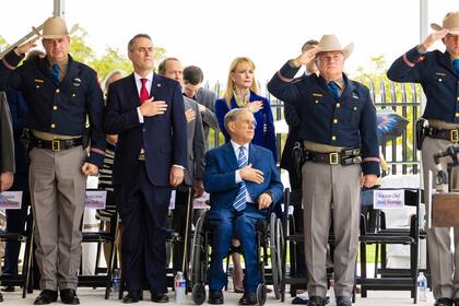 Un proyecto de ley en Texas busca exhibir los Diez Mandamientos en todas las aulas de escuelas públicas; el gobernador Abbott la firmaría cuando llegue a su despacho