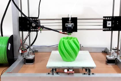 Un proyecto del Conicet propone usar el descarte de las madereras misioneras para crear un plástico biodegradable que se puede usar en impresoras 3D