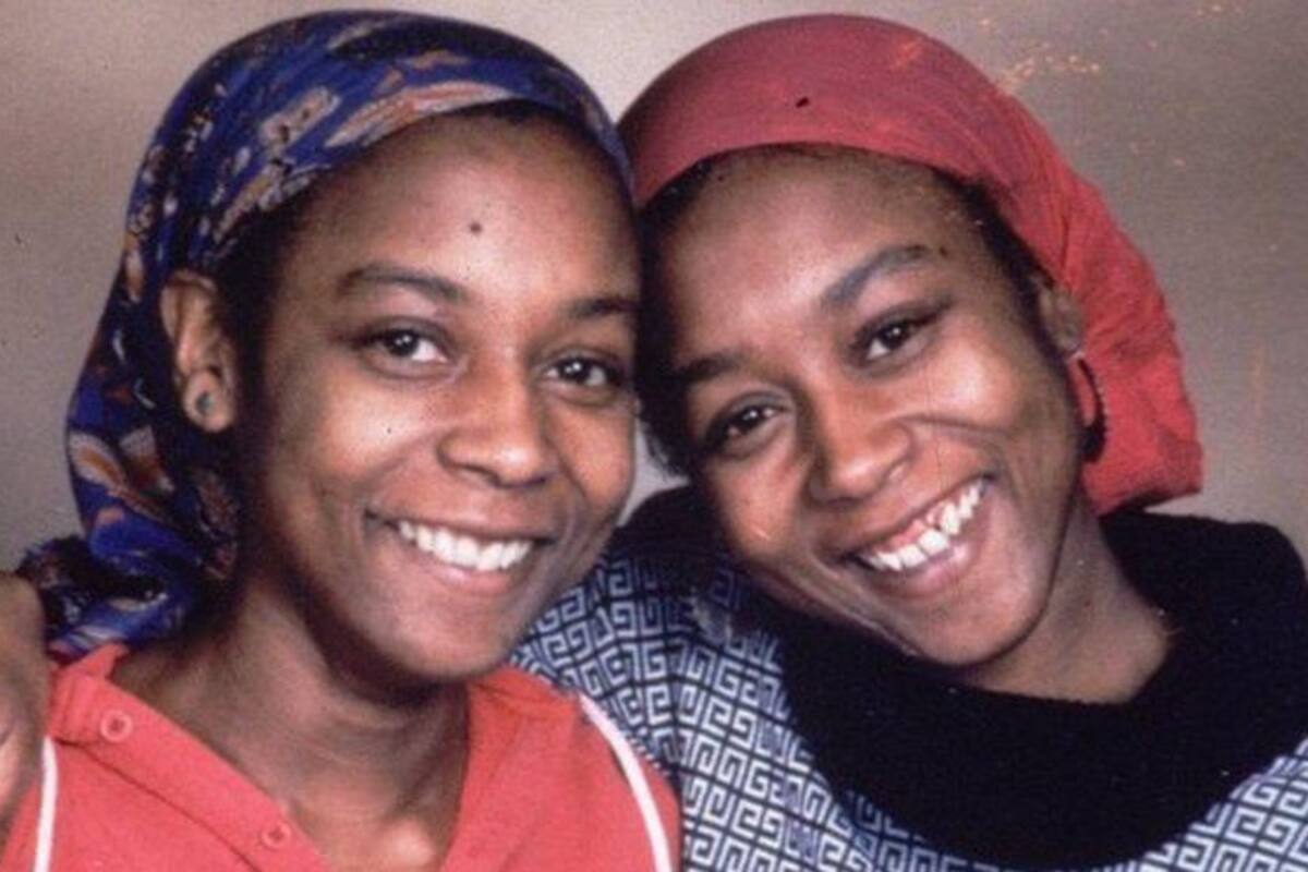 Un psicólogo que las conoció dice que las gemelas eran "mudas por elección" y tenían "movimientos sincronizados bastante extraordinarios" entre ellas