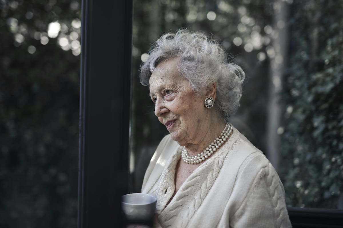 Un psicólogo reveló cuáles son los mayores arrepentimientos de la mujer en su etapa final