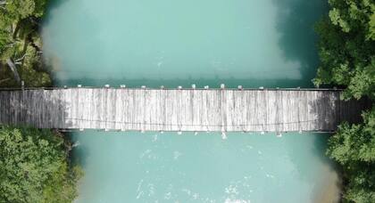 Un puente sobre el Río de las Vueltas dentro del predio de la estancia