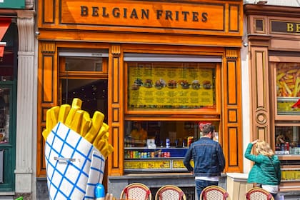 Un puesto de papas fritas en Brujas