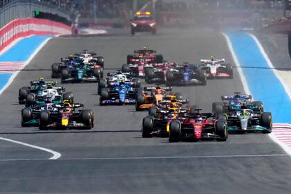 Un puñado de asientos vacantes ofrece la Fórmula 1, con miras a la temporada 2023; la salida de Fernando Alonso y el rechazo de Oscar Piastri de ocupar su butaca en Alpine el movimiento que desacomodó a varios equipos