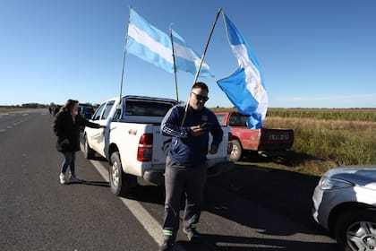 Un punto de encuentro de productores, en la ruta 8 y 193