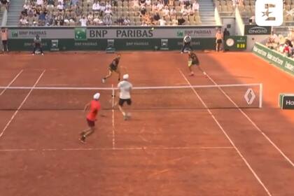 Un punto de locura en el dobles entre Jean Julien Rojer/Marcelo Arévalo y Matthew Middelkoop/Andreas Miles