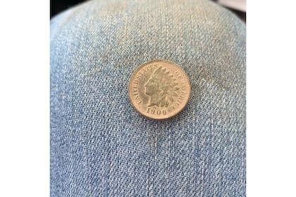 Un rastreador de tesoros tiene una gran colección de monedas antiguas