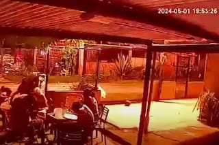 Cayó un rayo en Chaco y asustó a una familia que tomaba mate en el patio