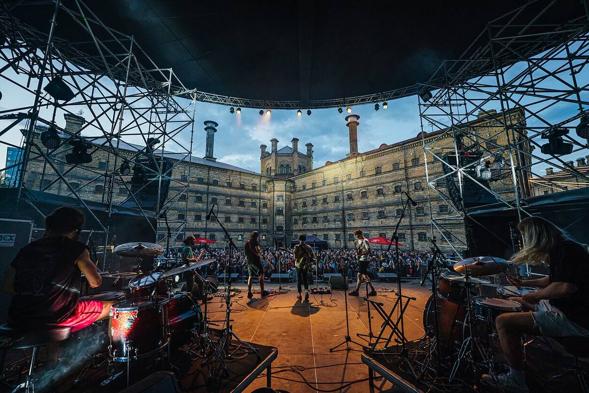 Un recital de rock en el expresidio de Likiskes